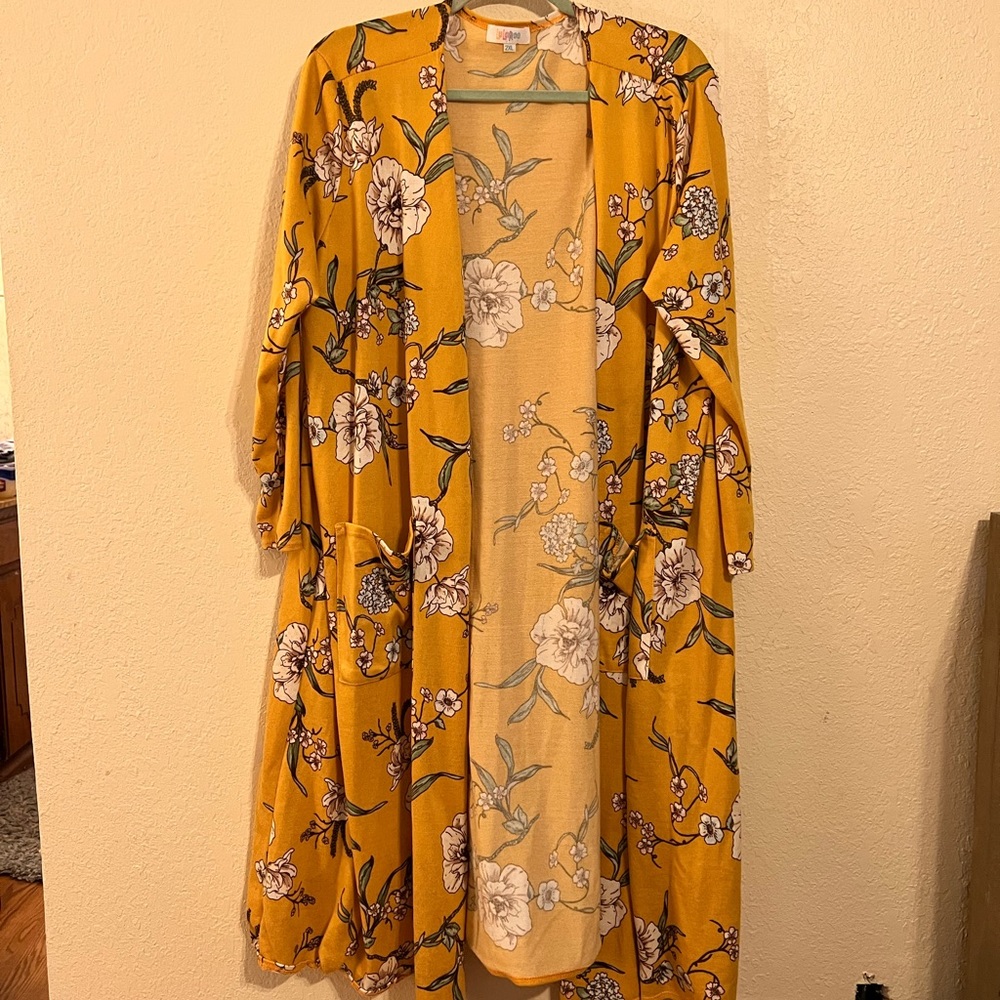 Yellow lightweight sweater duster